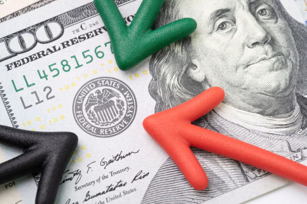 比特币价格走势受美伊冲突与通胀预期影响震荡