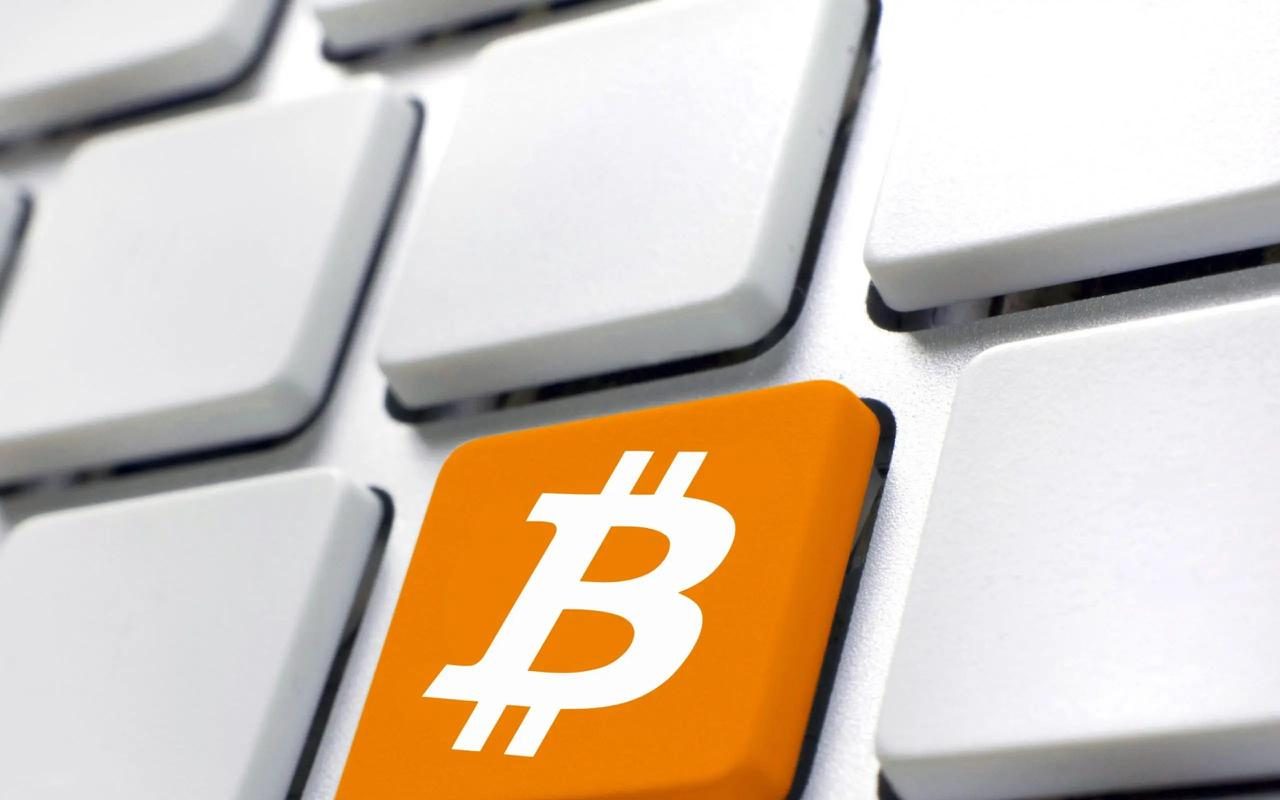 比特币超前幂律曲线一年：顶部信号未现