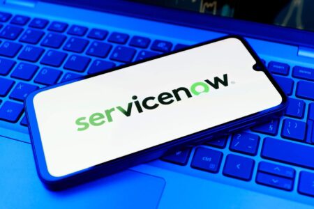ServiceNow股价反弹背后的产品创新与财务表现