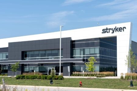 Stryker遭伊朗黑客组织攻击股价下跌3.6%