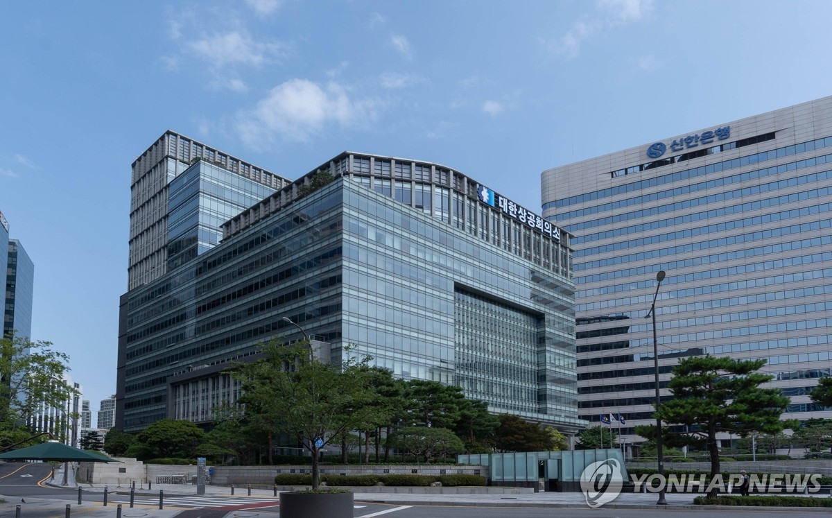 金融监管双轨并进：稳增长与护权益