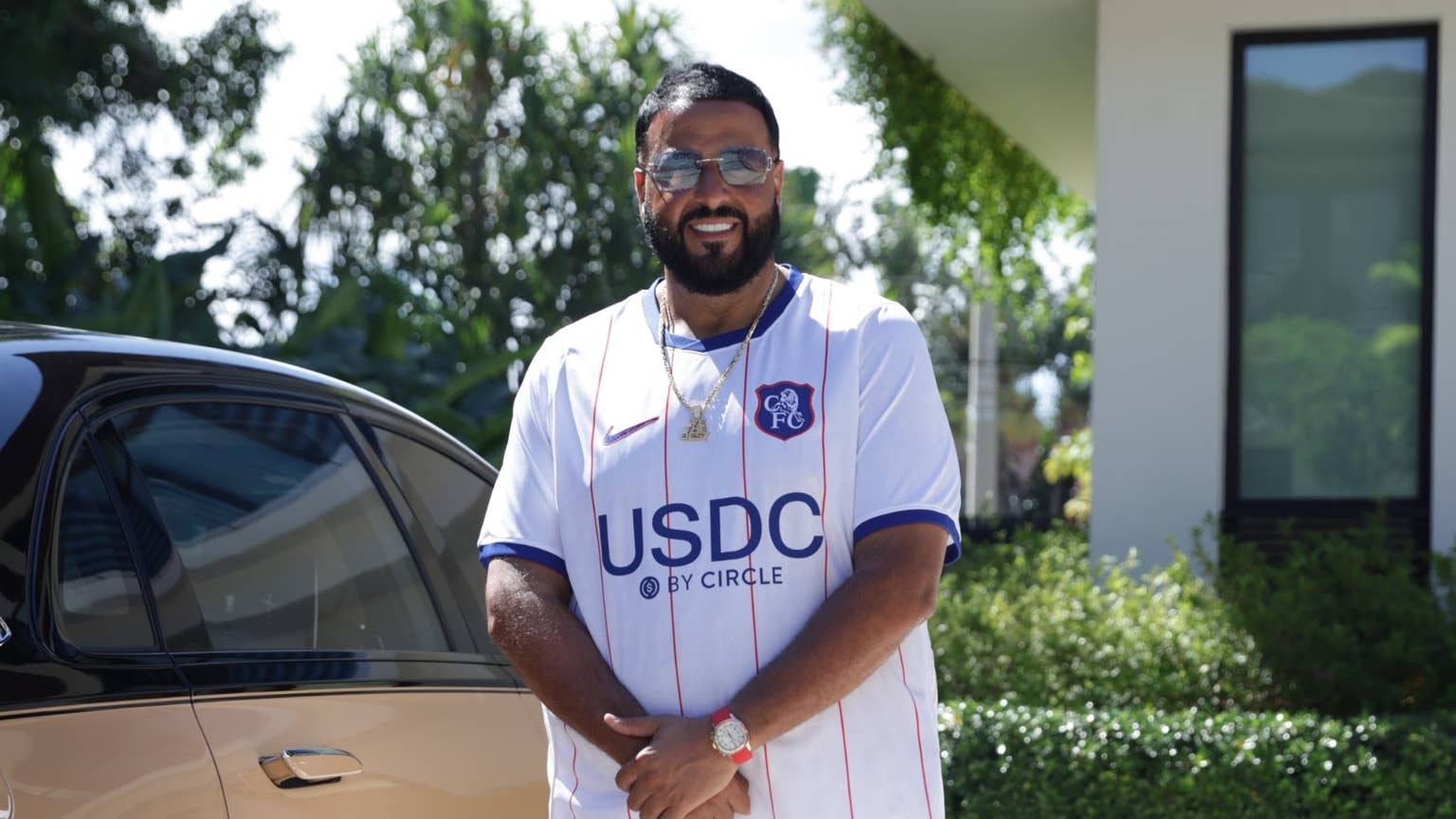 DJ Khaled 高呼“再来一个”，网友却翻出了上一个